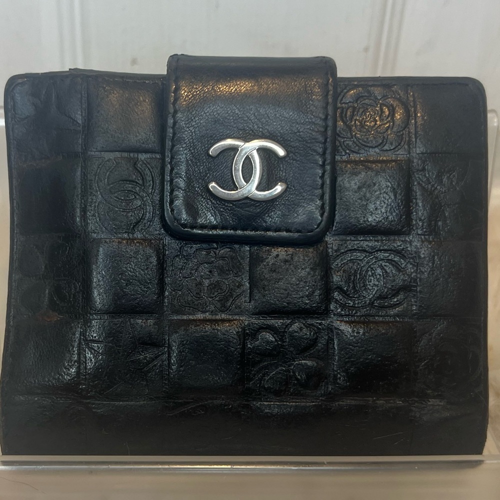 ❤️CHANEL PRECIOUS SYMBOLS ICON LUCKY COMPACT WALLET